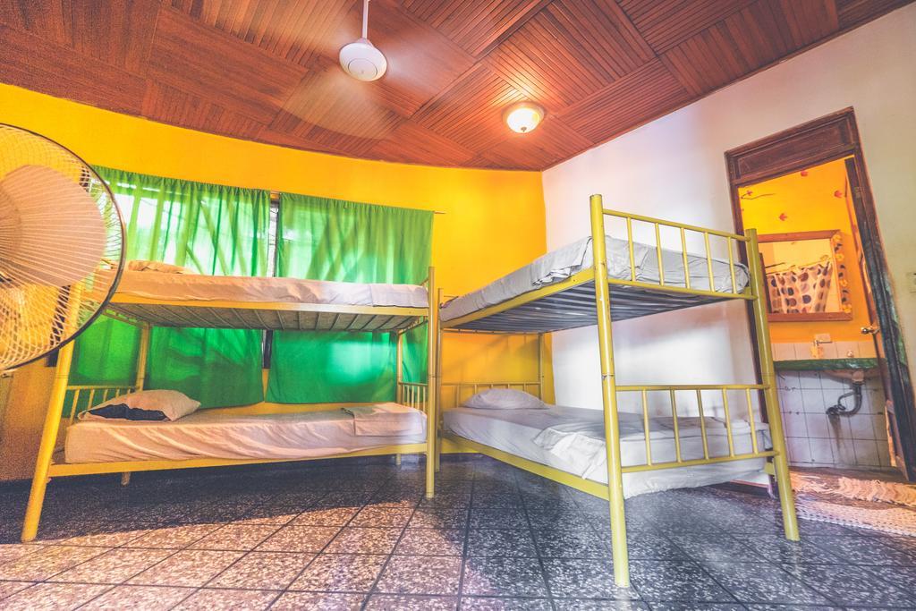 Pura Vida Hostel タマリンド エクステリア 写真